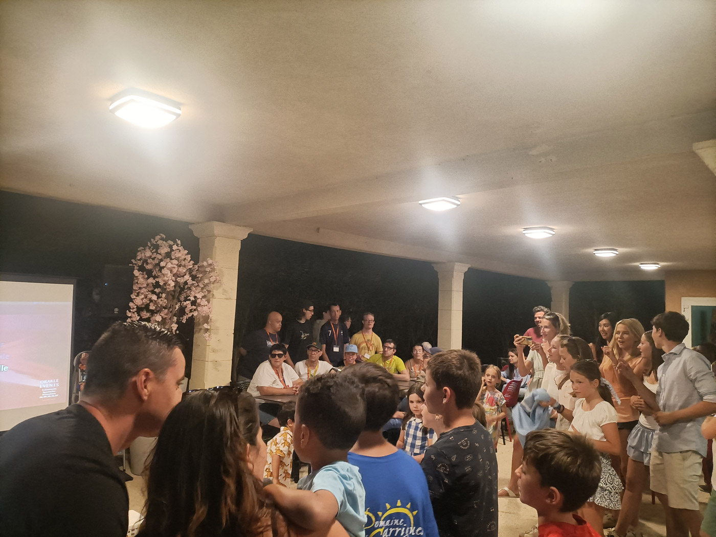 Animations estivales au restaurant Village de Gîtes Le Domaine des Garrigues - Grospierres | Restaurant avec animations estivales