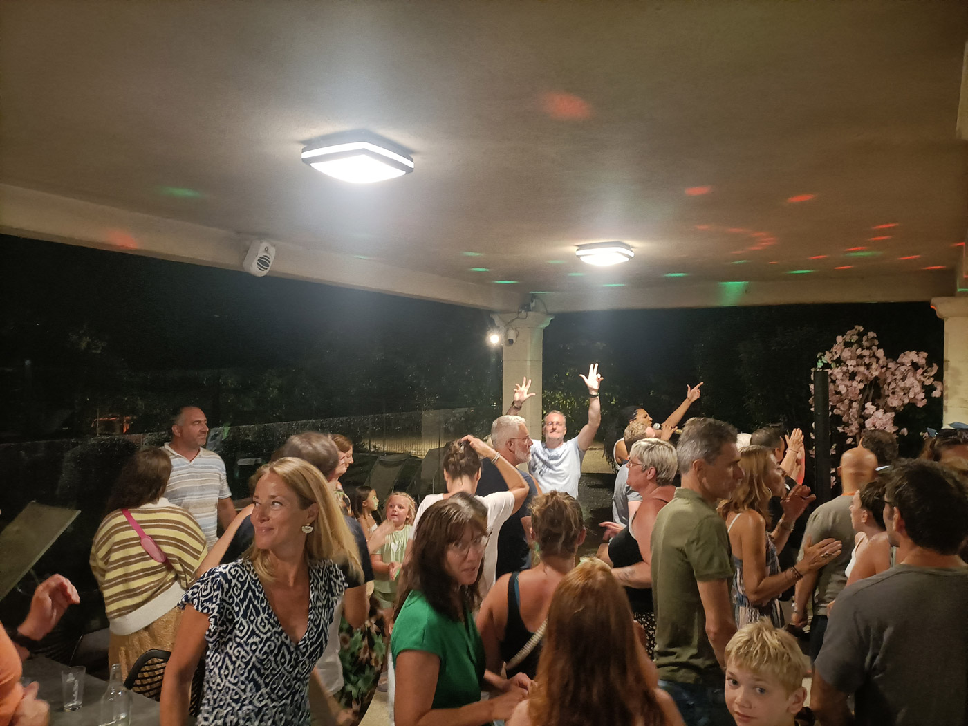 Animations estivales au restaurant Village de Gîtes Le Domaine des Garrigues - Grospierres | Restaurant avec animations estivales