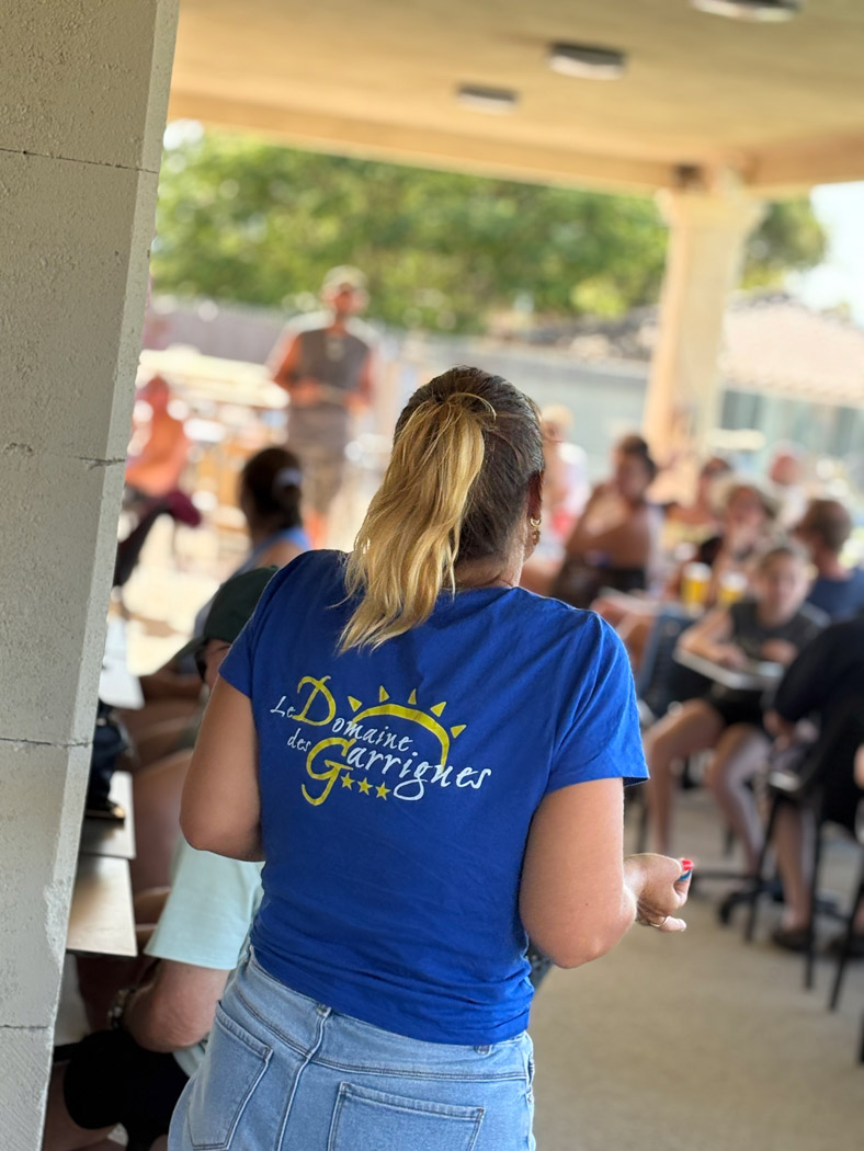 Jeux Apéro au Bar-Restaurant Village de Gîtes Le Domaine des Garrigues - Grospierres | Animations estivales en journée