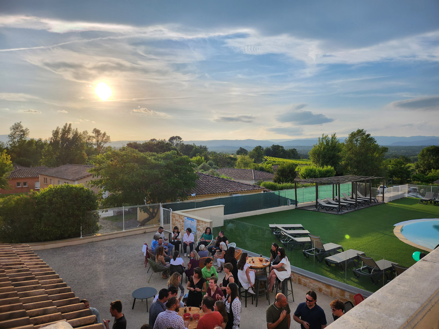 Le Restaurant-Bar-Glacier Village de Gîtes Le Domaine des Garrigues - Grospierres | Village de gîtes avec Restaurant-Bar-Glacier