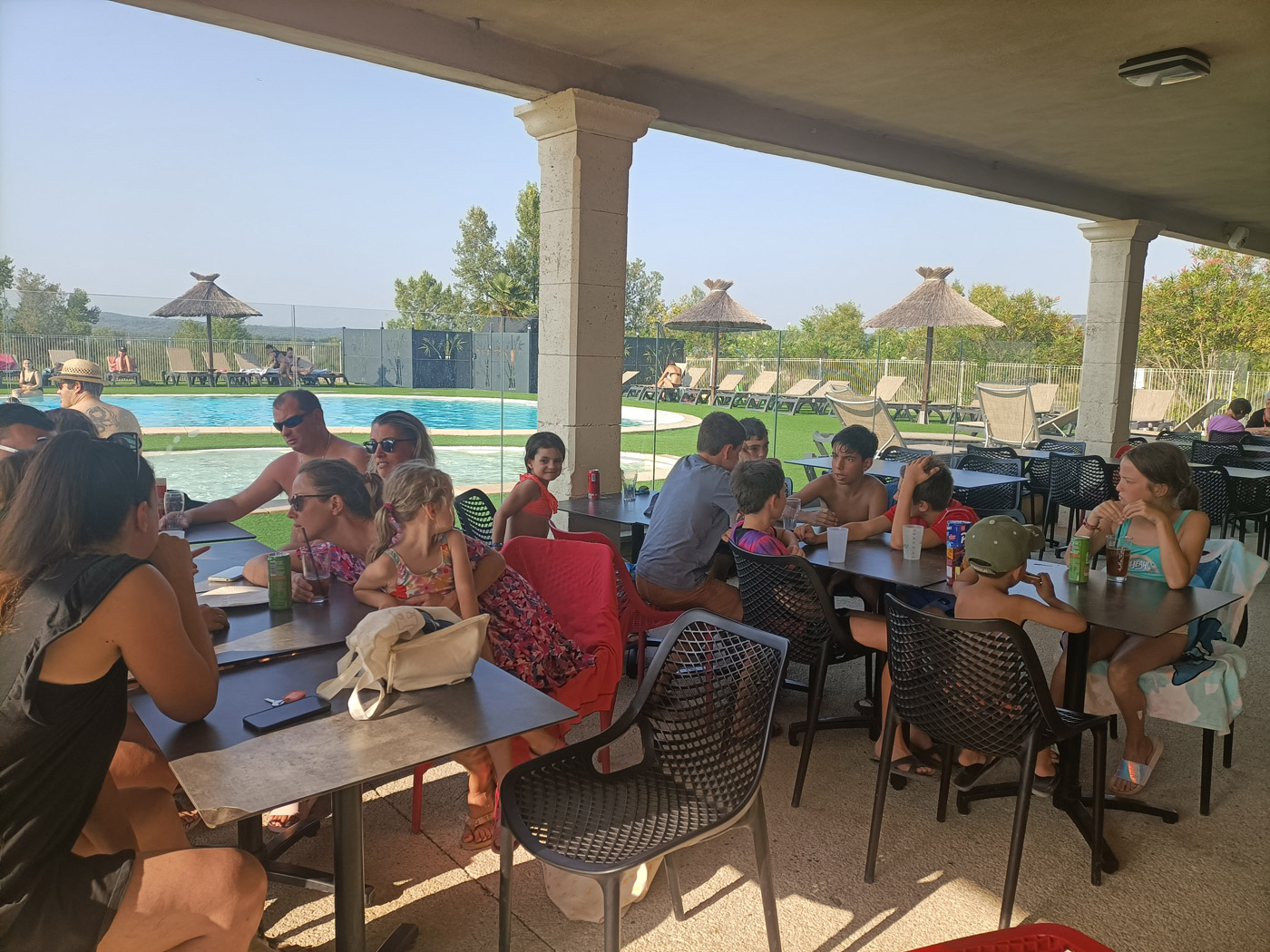 Le Restaurant-Bar-Glacier Village de Gîtes Le Domaine des Garrigues - Grospierres | Village de gîtes avec Restaurant-Bar-Glacier