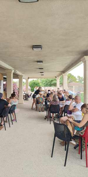 Village de Gîtes Le Domaine des Garrigues - Grospierres | Village de gîtes avec Restaurant-Bar-Glacier